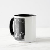 Mug Taudis de Londres, c.1900 (Devant gauche)