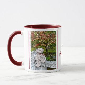 Mug Teddy Bear près de l'étang
