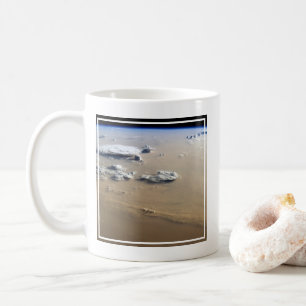 Mug Tempête De Poussière À Travers Les Mers De Sable D