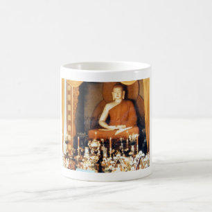 Mug Temple bouddhiste intérieur de Tam KY