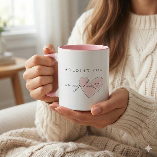 Mug tenu dans mon cœur