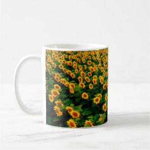 Mug Terrain avec des tournesols jaune vif par jour ens