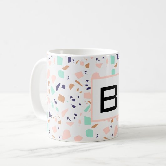 Mug Terrazzo blanc rousse menthe monogramme initial (Devant gauche)