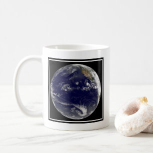 Mug Terre Avec Trois Cyclones Tropicaux Dans Le Pacifi