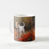 Mug Terrier Wirefox dans les feuilles d'automne chute  (Devant gauche)