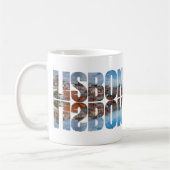 Mug Texte de Lisbonne composé vieille ville vue avec r (Gauche)