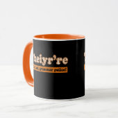 Mug Theiyr est enseignant anglais Grammar Police (Devant gauche)