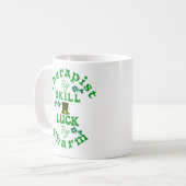 Mug Thérapeute par compétence, chance par charme St pa (Devant gauche)