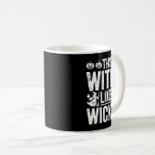 Mug This Witch Likes It Wicked Funny Halloween Broom (Devant droit)