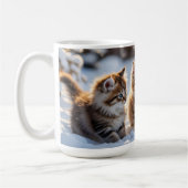 Mug Three adorable kittens playing in the snow, cute (Gauche)