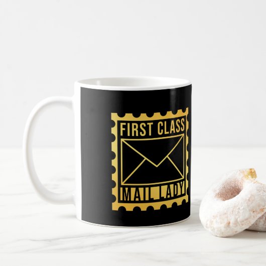 Mug Timbre pour femme de la poste de première classe (Avec donut)