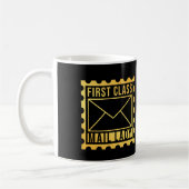 Mug Timbre pour femme de la poste de première classe (Gauche)