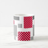 Mug Tissu patchwork gris rouge à pois sur fond blanc (Centre)
