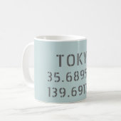 Mug Tokyo Latitude & Longitude (Devant gauche)