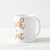 Mug tour ou friandise halloween orange noir simple (Devant droit)