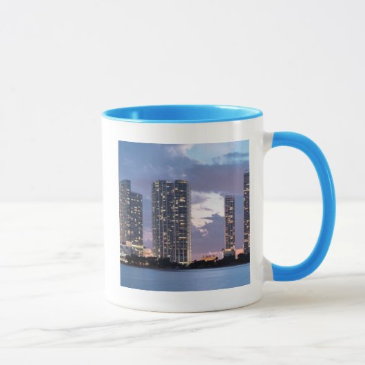 Mug Tours de condominium au bord de mer à Miami (Droite)