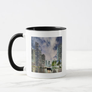 Mug Tours lumineuses au bord de mer de rivière de