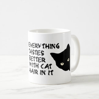 Mug Tout goûte meilleur avec des cheveux de chat dans