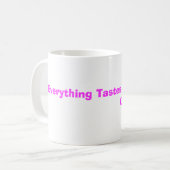 Mug Tout goûte meilleur avec des cheveux de chat dans (Devant gauche)