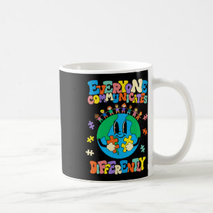 Mug Tout le monde communique différemment l'autisme te