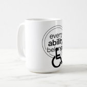 Mug Toute capacité appartient | Minimalisme inclusif (Devant gauche)