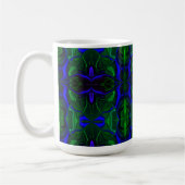 Mug Traços azuis "flutuando" sobre fundo verde. (Gauche)