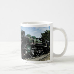 Mug Train à vapeur de la WW2 au pont de la rivière Kwa