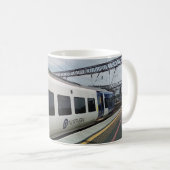 Mug Train bleu et blanc (Devant droit)