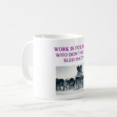 Mug traîneau de chien emballant l'amant d'iditarod (Devant gauche)