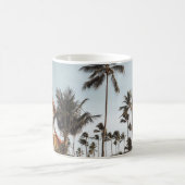 Mug Transats Brown en bois près de la piscine entourés (Centre)