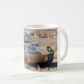 Mug TRANSPORTEUR DE PERSONNEL ARMÉ - M2 Bradley (Devant droit)