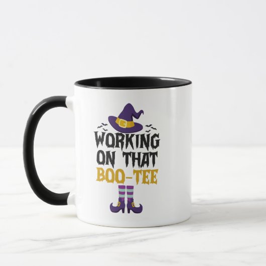Mug Travailler sur ce Boo tee Funny Halloween Éffrayan (Gauche)