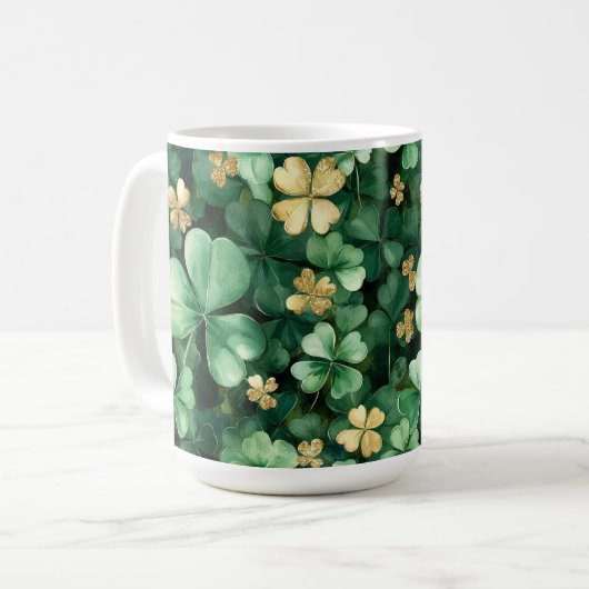 Mug Trèfles de Saint-Patrick en or vert (Devant gauche)