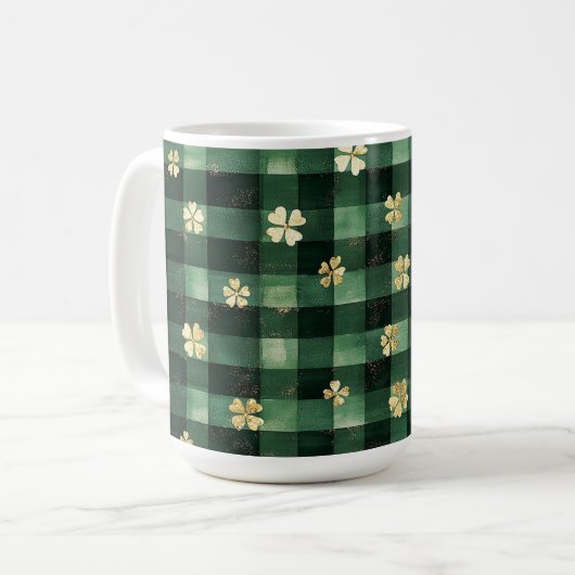Mug Trèfles dorés à carreaux verts pour la Saint-Patri (Devant gauche)