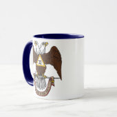 Mug trente-deuxième Brun écossais Eagle de rite de (Devant gauche)