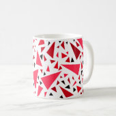 Mug triangles rouges carmin sur fond blanc rétro (Devant droit)