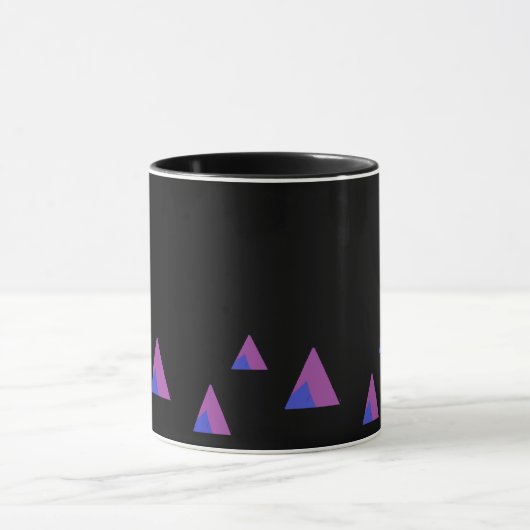 Mug triangles violets Abstraits sur noir (Centre)