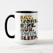Mug Triathlete mangent la vie quotidienne de sommeil (Gauche)