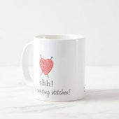 Mug Tricot Shh ! Je compte des points de suture amusan (Devant gauche)