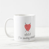Mug Tricot Shh ! Je compte des points de suture amusan (Gauche)