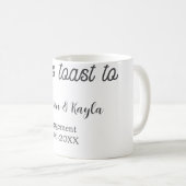 Mug Trinquons à la fête de fiançailles nom date élégan (Devant droit)