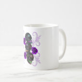 Mug Triple Jour Noir Des Crânes Morts Roses Violets (Devant droit)