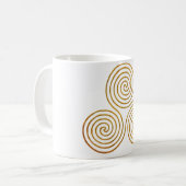 Mug triple spirale celtique - OneLine d'or antique (Devant gauche)
