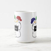 Mug Trois bonshommes de neige avec un panneau de neige (Centre)