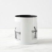 Mug Trois hommes lassoing. (Centre)
