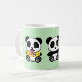 Mug Trois mignons petits pandas sur vert (Devant gauche)