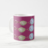 Mug - Trois perles sur la chaîne de cuivre (Devant gauche)