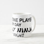 Mug Trombone Ninja mortel par nuit (Devant droit)