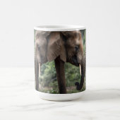 Mug "Tronc à tronc : une douce étreinte d'éléphant"  (Centre)