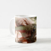 Mug Truite en main (Devant gauche)